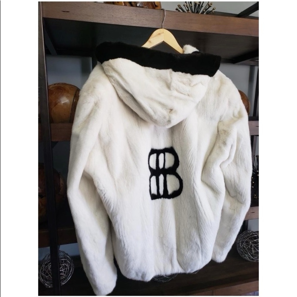 Mink coat - Picture 2 of 2